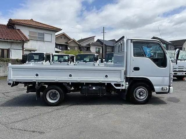 いすゞ エルフ TRG-NHR85A(2WD)の写真5