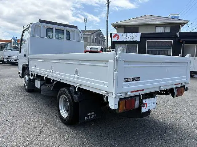 いすゞ エルフ TRG-NHR85A(2WD)の写真8
