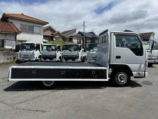 いすゞ エルフ TRG-NHR85A(2WD)の写真13