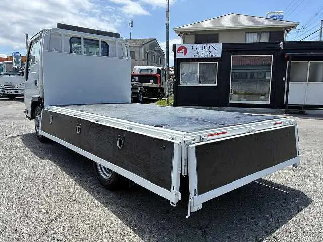 いすゞ エルフ TRG-NHR85A(2WD)の写真14