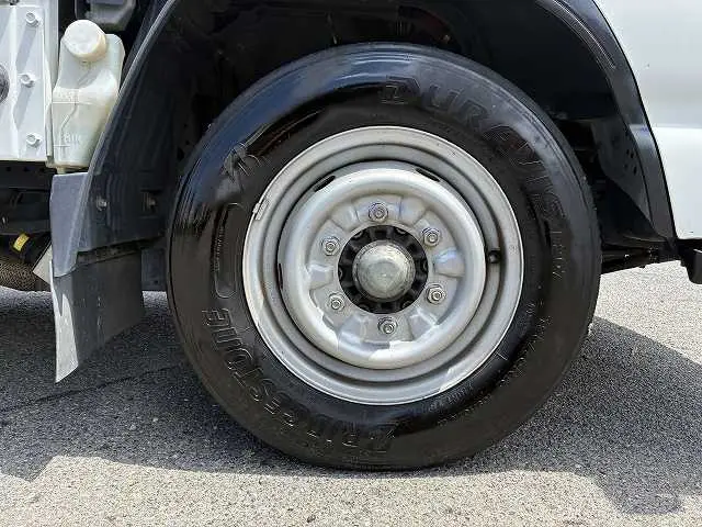 いすゞ エルフ TRG-NHR85A(2WD)の写真25