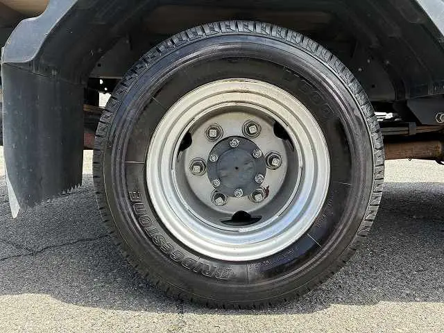 いすゞ エルフ TRG-NHR85A(2WD)の写真26