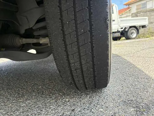 いすゞ エルフ TRG-NHR85A(2WD)の写真31