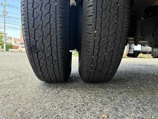 いすゞ エルフ TRG-NHR85A(2WD)の写真34