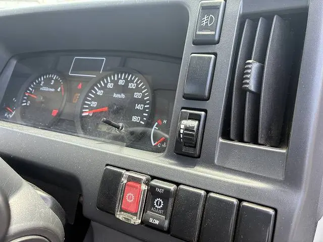 いすゞ エルフ TRG-NHR85A(2WD)の写真39