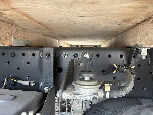 いすゞ エルフ TRG-NHR85A(2WD)の写真47