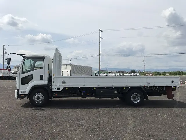 いすゞ フォワード 2RG-FRR90S2(2WD)の写真4