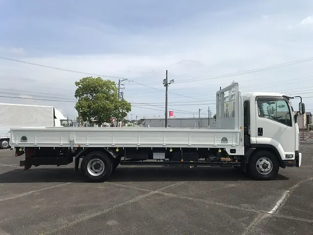 いすゞ フォワード 2RG-FRR90S2(2WD)の写真5