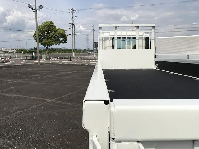 いすゞ フォワード 2RG-FRR90S2(2WD)の写真25