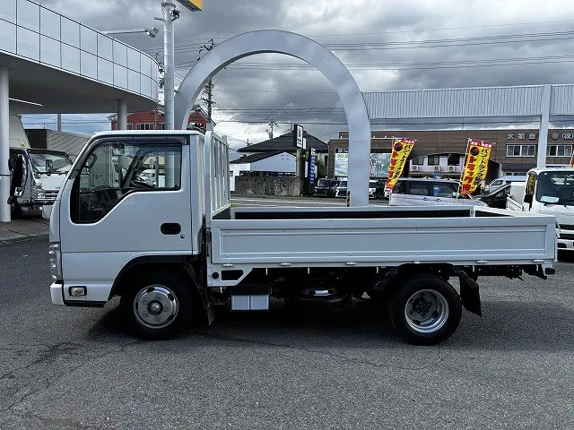 いすゞ エルフ 2RG-NJR88A(2WD)の写真4
