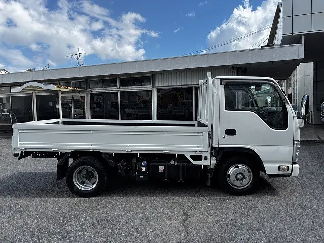 いすゞ エルフ 2RG-NJR88A(2WD)の写真5