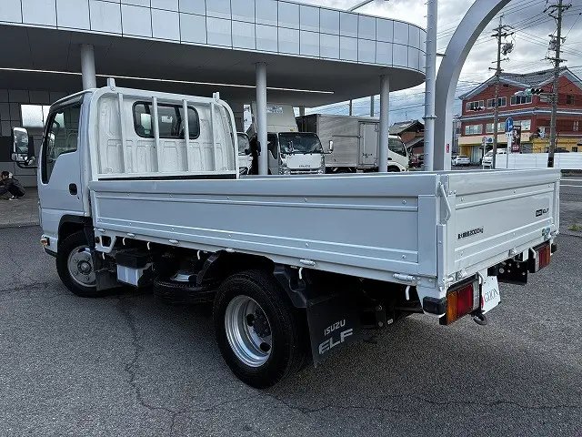 いすゞ エルフ 2RG-NJR88A(2WD)の写真6