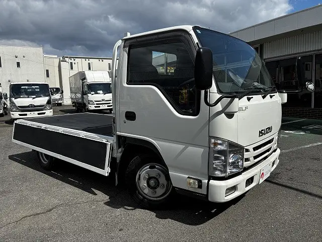 いすゞ エルフ 2RG-NJR88A(2WD)の写真10
