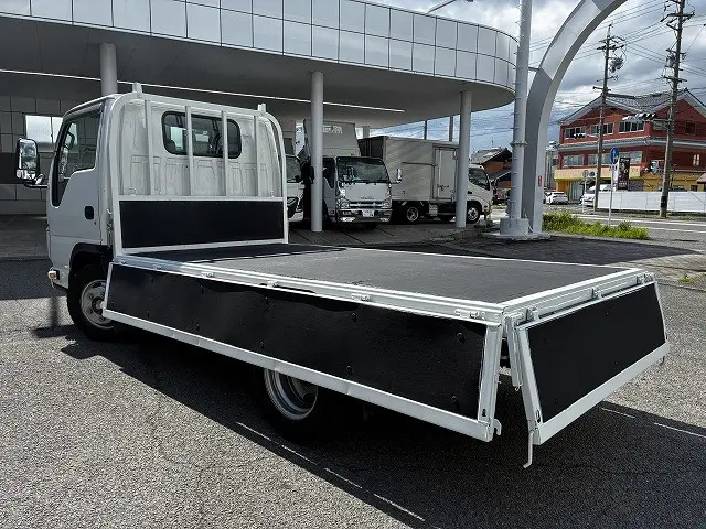 いすゞ エルフ 2RG-NJR88A(2WD)の写真13