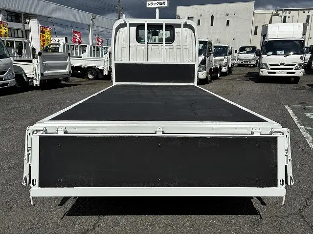 いすゞ エルフ 2RG-NJR88A(2WD)の写真14