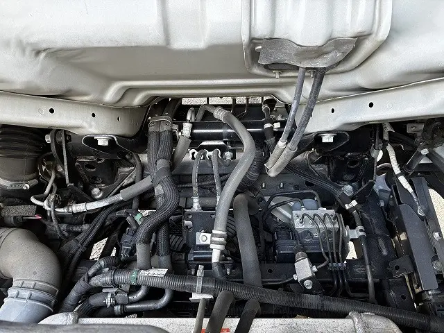 いすゞ エルフ 2RG-NJR88A(2WD)の写真21