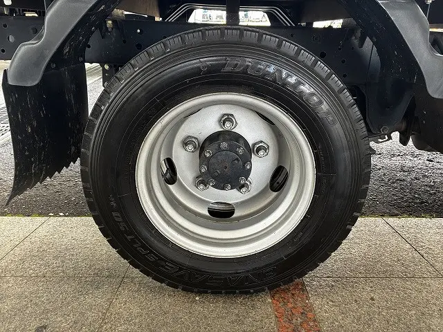 いすゞ エルフ 2RG-NJR88A(2WD)の写真26