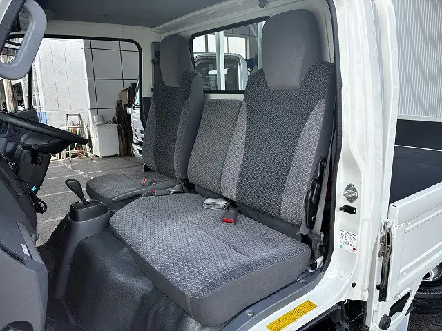 いすゞ エルフ 2RG-NJR88A(2WD)の写真38