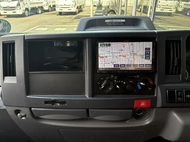 いすゞ エルフ 2RG-NJR88A(2WD)の写真45