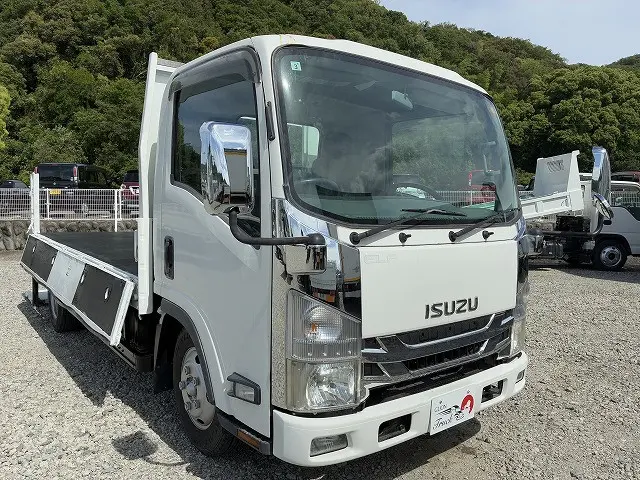 いすゞ エルフ BKG-NMR85AR(2WD)の写真10