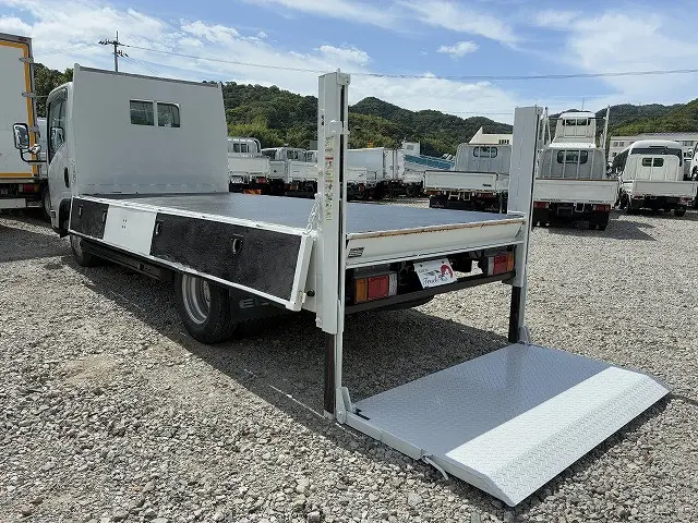 いすゞ エルフ BKG-NMR85AR(2WD)の写真13