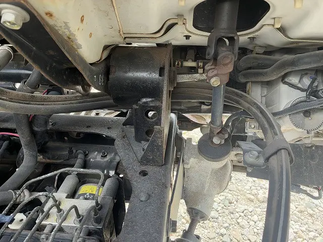 いすゞ エルフ BKG-NMR85AR(2WD)の写真26