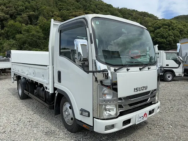 いすゞ エルフ BKG-NMR85AR(2WD)の写真32