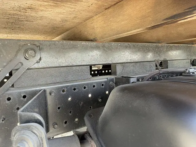 いすゞ エルフ BKG-NMR85AR(2WD)の写真43