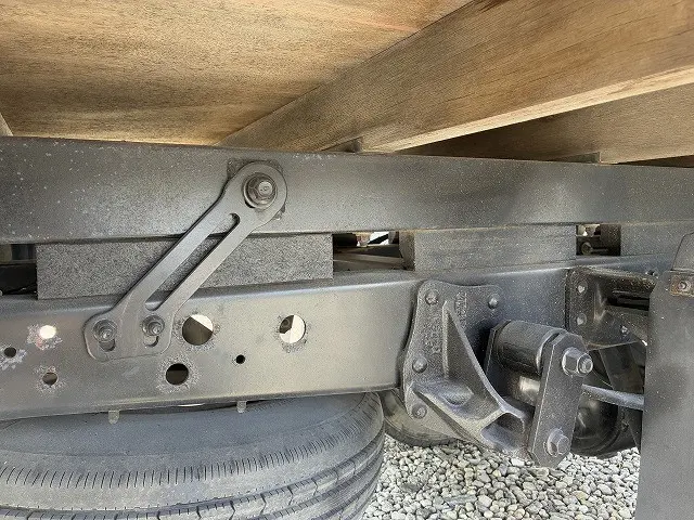 いすゞ エルフ BKG-NMR85AR(2WD)の写真45