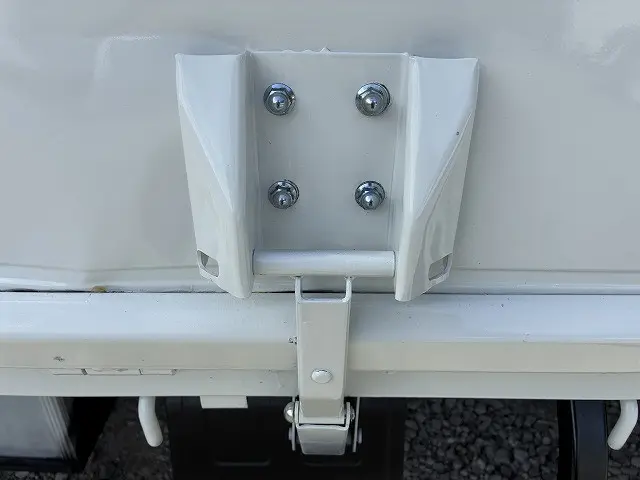 いすゞ エルフ BKG-NMR85AR(2WD)の写真48