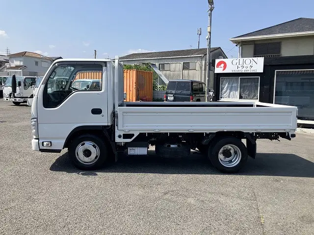 いすゞ エルフ 2RG-NJR88A(2WD)の写真4