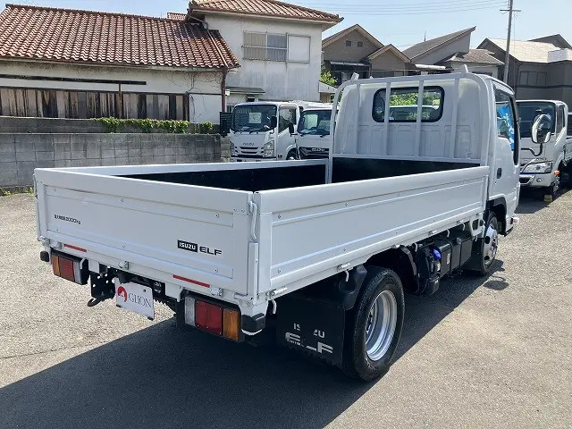 いすゞ エルフ 2RG-NJR88A(2WD)の写真8
