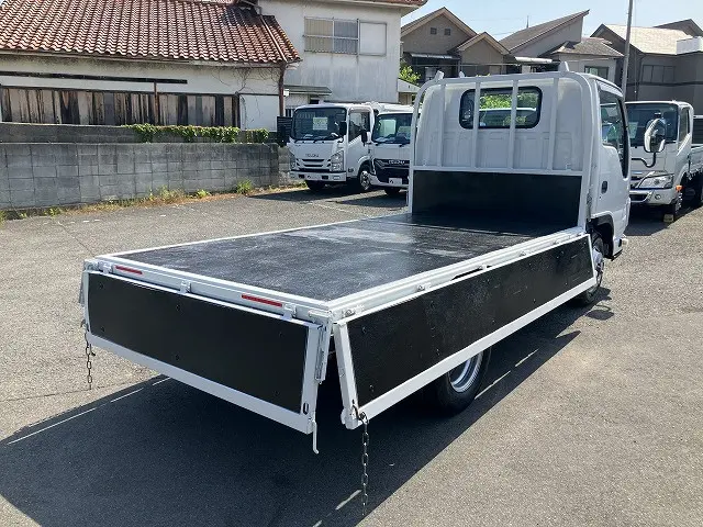 いすゞ エルフ 2RG-NJR88A(2WD)の写真15