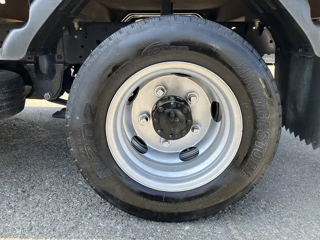 いすゞ エルフ 2RG-NJR88A(2WD)の写真28