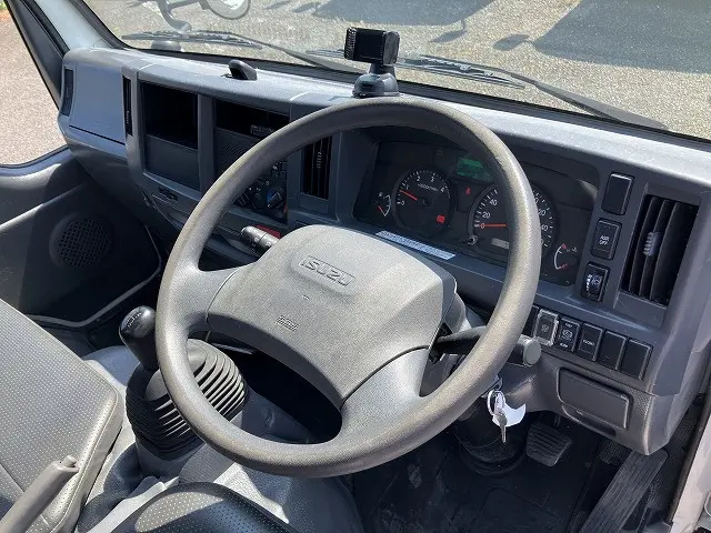 いすゞ エルフ 2RG-NJR88A(2WD)の写真37