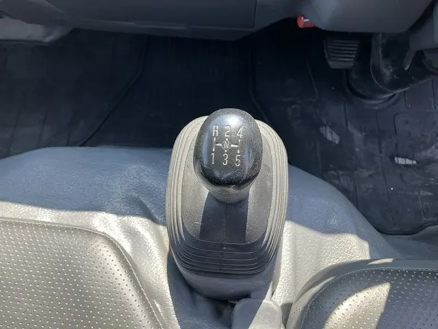 いすゞ エルフ 2RG-NJR88A(2WD)の写真42