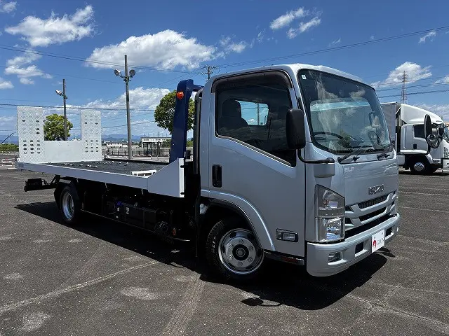 いすゞ エルフ 2RG-NPR88AN(2WD)の写真10
