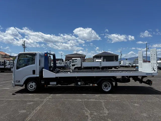 いすゞ エルフ 2RG-NPR88AN(2WD)の写真11