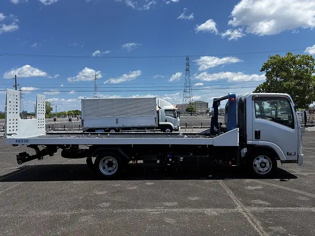 いすゞ エルフ 2RG-NPR88AN(2WD)の写真12