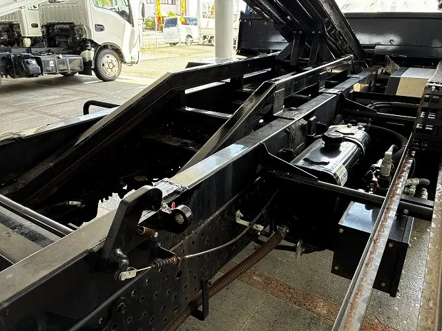 いすゞ エルフ 2RG-NPR88AN(2WD)の写真16
