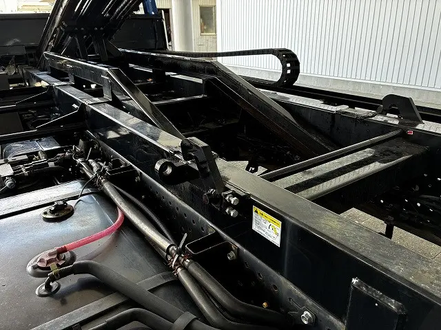 いすゞ エルフ 2RG-NPR88AN(2WD)の写真17