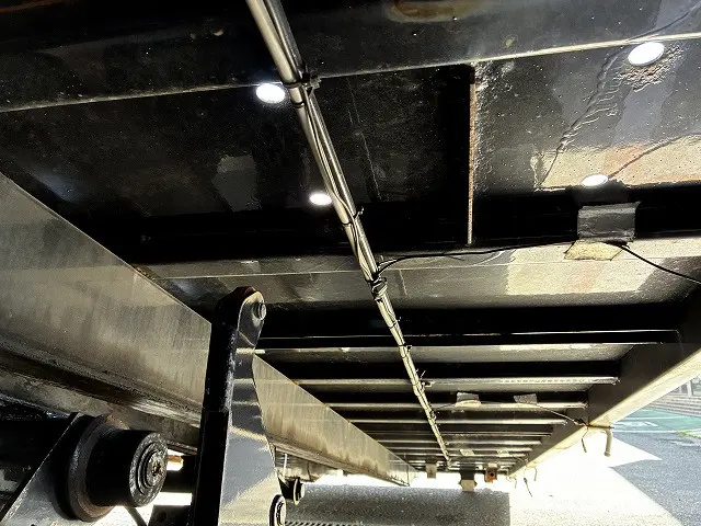 いすゞ エルフ 2RG-NPR88AN(2WD)の写真19