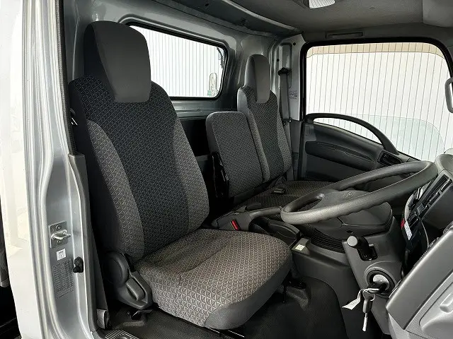 いすゞ エルフ 2RG-NPR88AN(2WD)の写真31