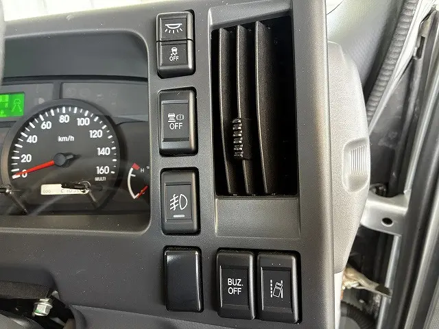 いすゞ エルフ 2RG-NPR88AN(2WD)の写真34