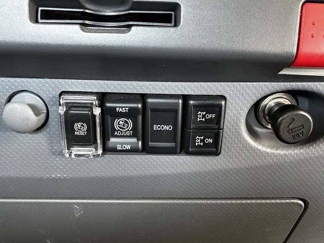いすゞ エルフ 2RG-NPR88AN(2WD)の写真36
