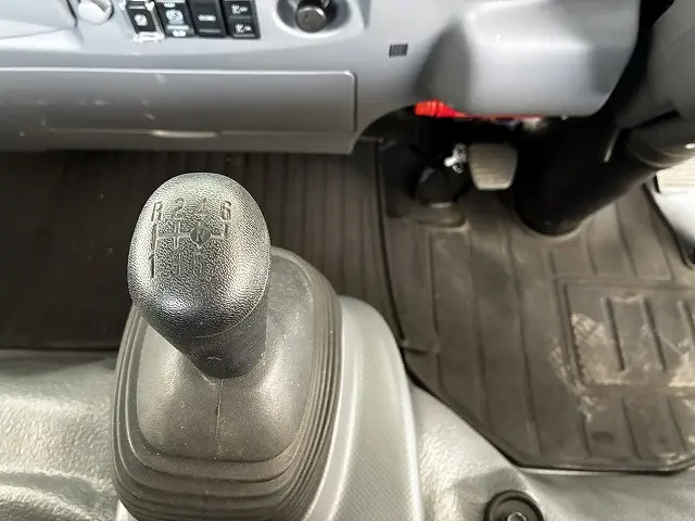いすゞ エルフ 2RG-NPR88AN(2WD)の写真39