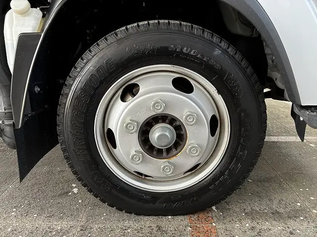 いすゞ エルフ 2RG-NPR88AN(2WD)の写真41