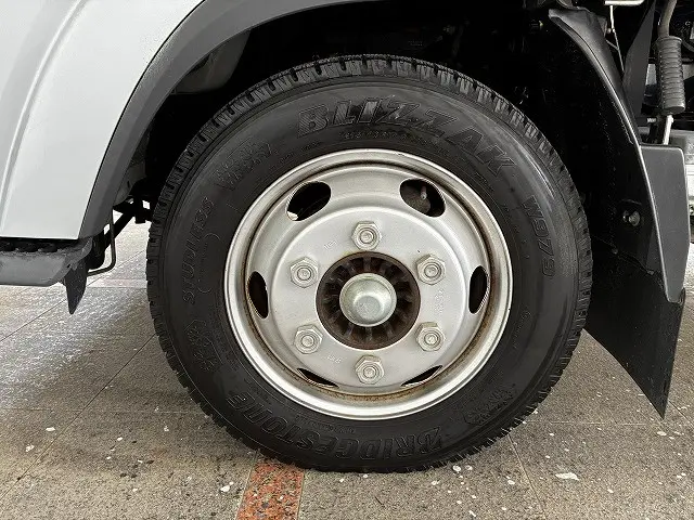 いすゞ エルフ 2RG-NPR88AN(2WD)の写真42