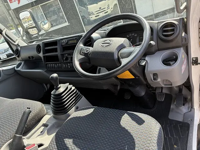 日野 デュトロ 2RG-XZU710M(2WD)の写真33