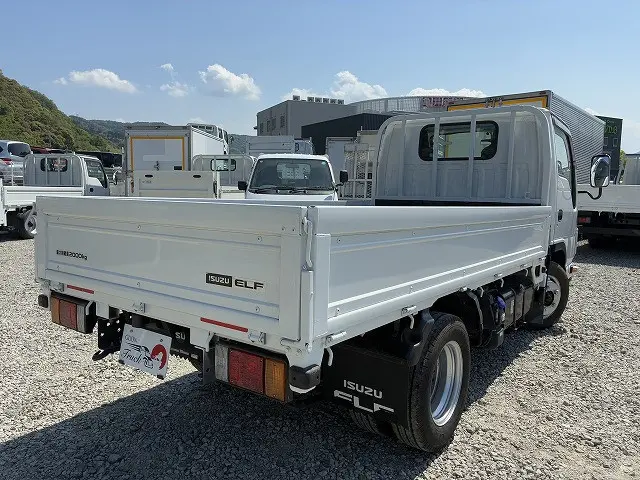 いすゞ エルフ 2RG-NJR88A(2WD)の写真8
